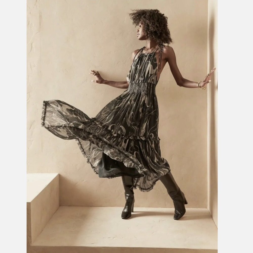 Banana Republic Tiered Halter Maxi Dress in Marble Smoke - Size Medium